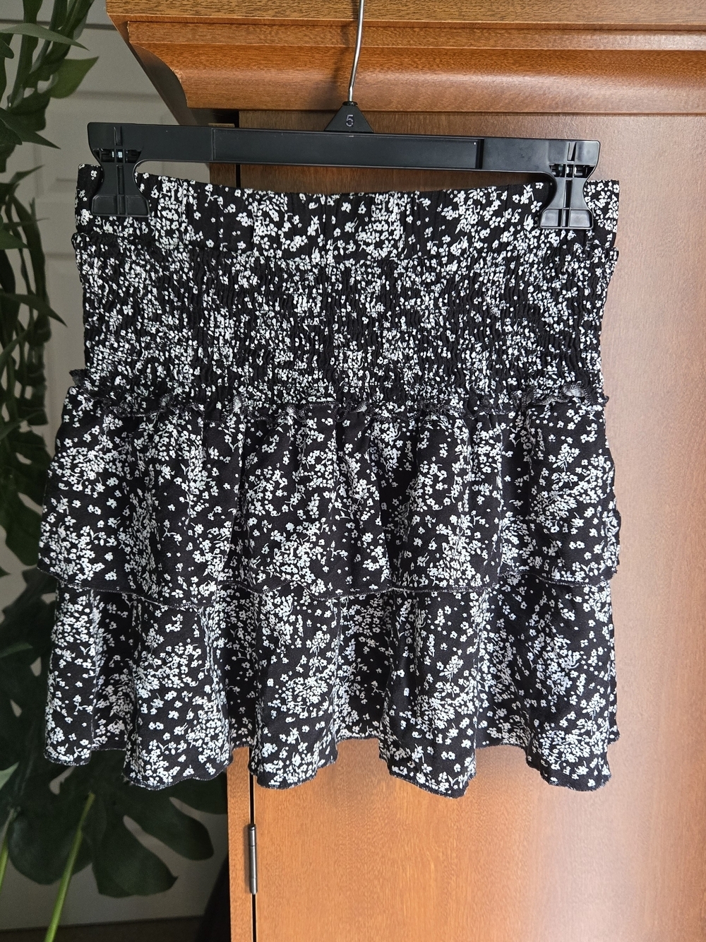 Francesca's Collections Black and White Floral Mini Skirt